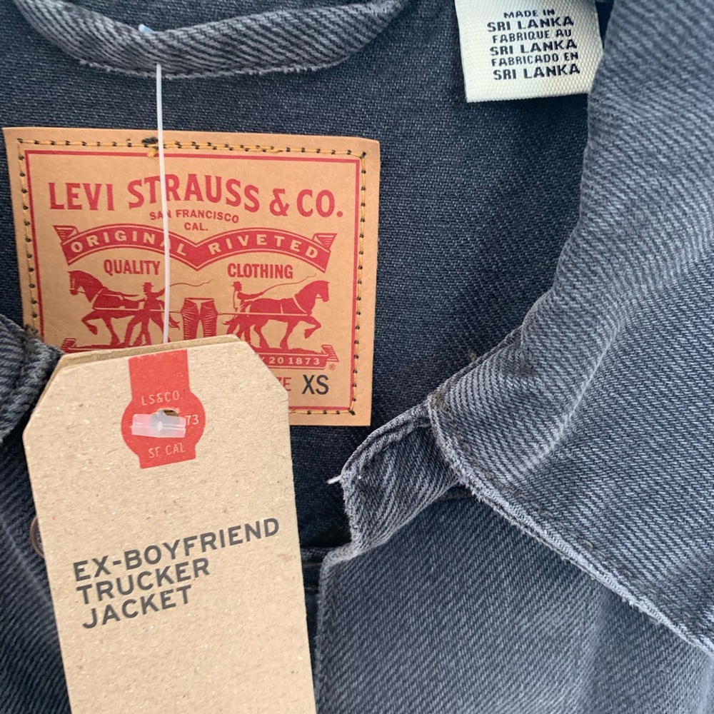 Levi’s Jean Jacket - Picture 2 of 9
